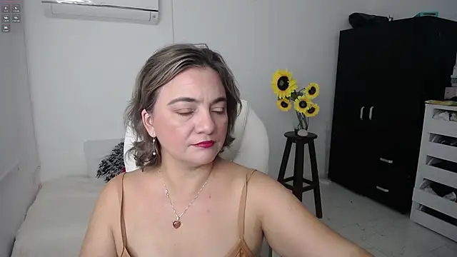 Snapshot of Ghada_milf chatting on 03-17-25, 01:29 Ghada milf online show from 03-17-25, 01:29