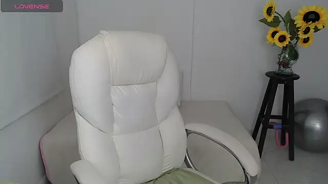 Snapshot of Ghada_milf chatting on 10-11-25, 10:55 Ghada milf online show from 10-11-25, 10:55