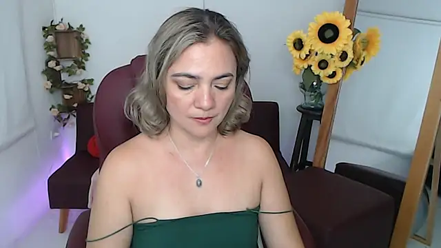 Snapshot of Ghada_milf chatting on 06-08-26, 09:26 Ghada milf online show from 06-08-26, 09:26