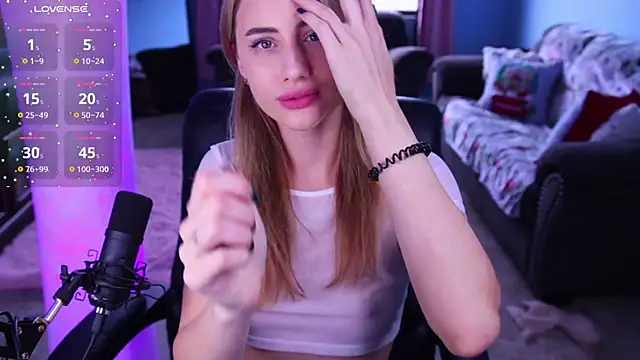 Snapshot of Naughty-Kitty1 chatting on 01-17-25, 06:12 Naughty-Kitty1 online show from 01-17-25, 06:12