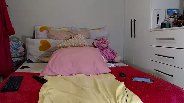 Snapshot of Amberbela chatting on 10-14-25, 03:34 Amberbela online show from 10-14-25, 03:34