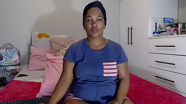 Snapshot of Amberbela chatting on 10-13-25, 03:41 Amberbela online show from 10-13-25, 03:41