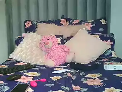 Snapshot of Amberbela chatting on 01-21-25, 11:35 Amberbela online show from 01-21-25, 11:35
