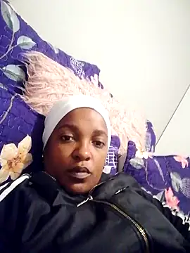 Snapshot of Amberbela chatting on 09-25-25, 05:19 Amberbela online show from 09-25-25, 05:19