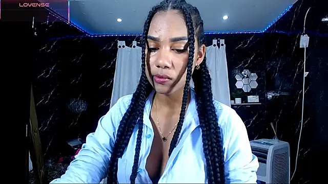 Snapshot of Hillary_queen chatting on 10-19-25, 12:52 Hillary queen online show from 10-19-25, 12:52