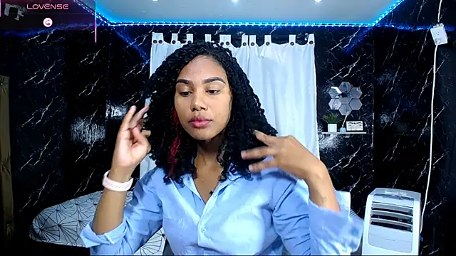 Snapshot of Hillary_queen chatting on 09-12-25, 12:38 Hillary queen online show from 09-12-25, 12:38