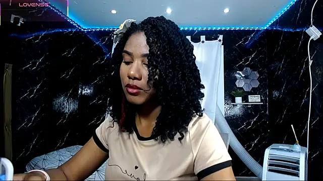 Snapshot of Hillary_queen chatting on 09-13-25, 12:38 Hillary queen online show from 09-13-25, 12:38