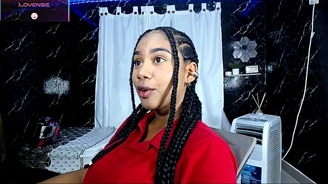 Snapshot of Hillary_queen chatting on 10-10-25, 12:39 Hillary queen online show from 10-10-25, 12:39