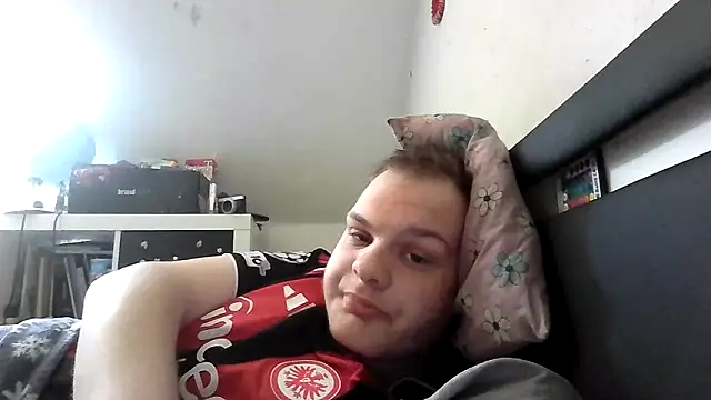 Nicolasjlhkjzl online show from 05-09-26, 11:24