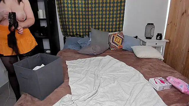 Kendra SXY online show from 10-27-25, 03:40