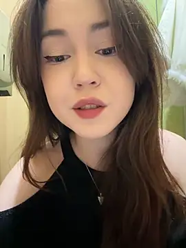 Snapshot of Peachy_Dream chatting on 02-12-25, 05:37 Peachy Dream online show from 02-12-25, 05:37