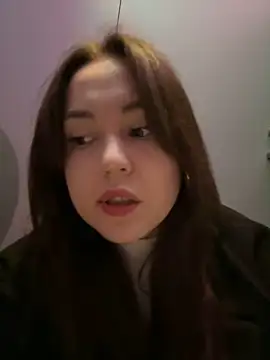 Snapshot of Peachy_Dream chatting on 03-22-25, 12:25 Peachy Dream online show from 03-22-25, 12:25