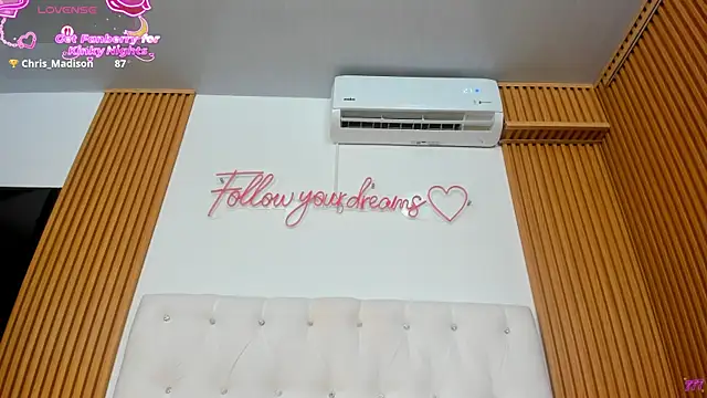 Snapshot of MartinaWestt chatting on 06-14-26, 02:24 MartinaWestt online show from 06-14-26, 02:24