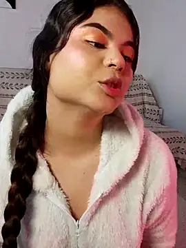 Snapshot of Cleo_hills chatting on 03-17-25, 02:01 Cleo hills online show from 03-17-25, 02:01