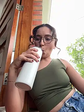 Snapshot of Penelope-Hot chatting on 06-16-26, 08:20 Penelope-Hot online show from 06-16-26, 08:20