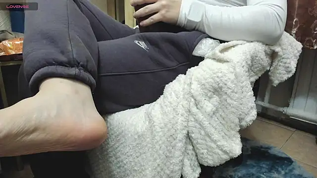 Queen Sport online show from 11-19-25, 04:34