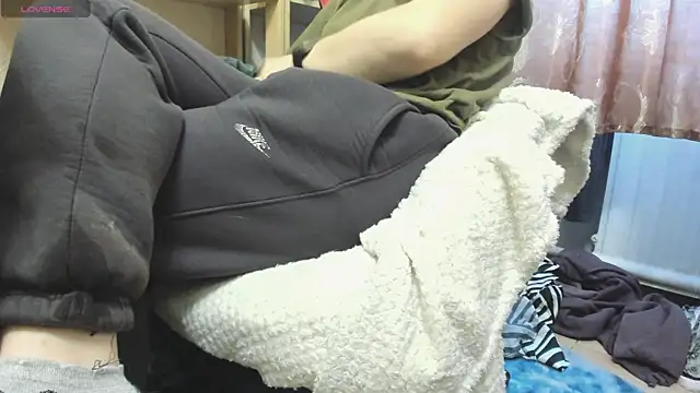 Queen Sport online show from 12-15-25, 08:09