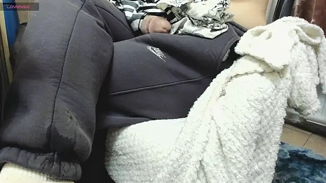 Queen Sport online show from 11-28-25, 04:23