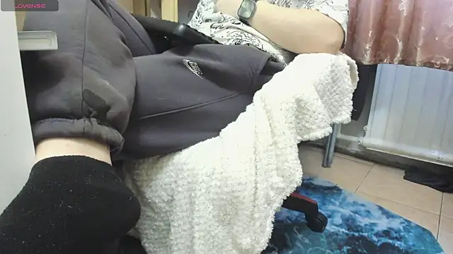 Queen Sport online show from 12-17-25, 07:46