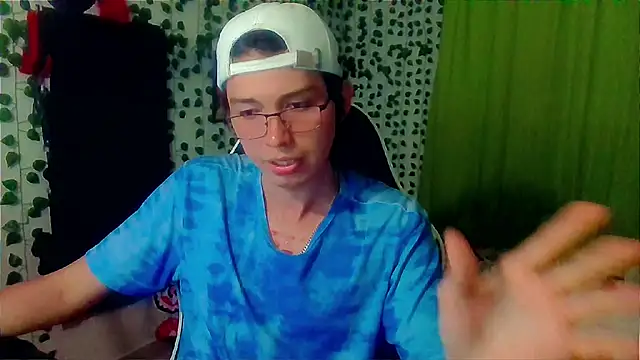 Snapshot of Andy_gray chatting on 10-17-25, 11:17 Andy gray online show from 10-17-25, 11:17