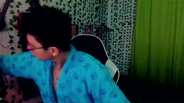 Snapshot of Andy_gray chatting on 10-20-25, 11:55 Andy gray online show from 10-20-25, 11:55