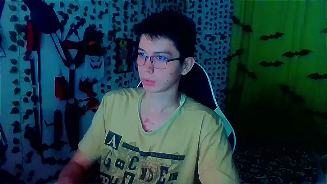 Snapshot of Andy_gray chatting on 11-05-25, 11:13 Andy gray online show from 11-05-25, 11:13