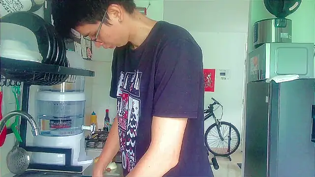 Snapshot of Andy_gray chatting on 12-05-25, 12:04 Andy gray online show from 12-05-25, 12:04