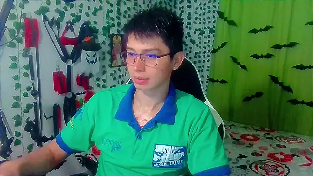 Snapshot of Andy_gray chatting on 11-09-25, 12:25 Andy gray online show from 11-09-25, 12:25