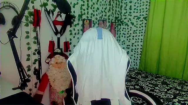 Snapshot of Andy_gray chatting on 11-30-25, 06:09 Andy gray online show from 11-30-25, 06:09