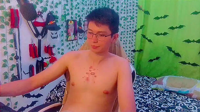 Snapshot of Andy_gray chatting on 11-05-25, 11:19 Andy gray online show from 11-05-25, 11:19