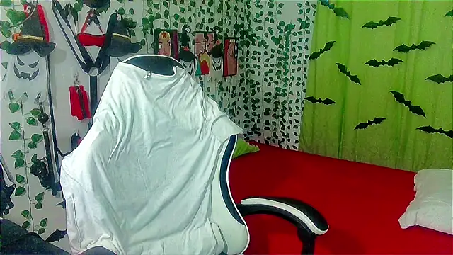 Snapshot of Andy_gray chatting on 11-26-25, 10:54 Andy gray online show from 11-26-25, 10:54