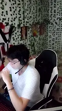 Snapshot of Andy_gray chatting on 01-08-26, 12:05 Andy gray online show from 01-08-26, 12:05