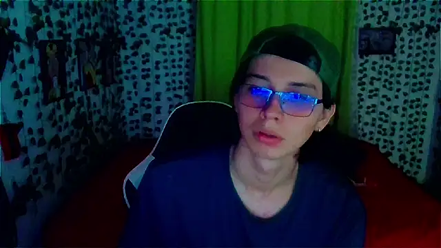 Snapshot of Andy_gray chatting on 05-02-26, 12:32 Andy gray online show from 05-02-26, 12:32