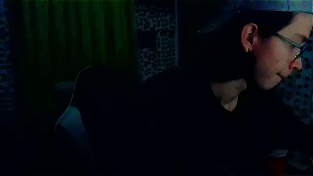 Snapshot of Andy_gray chatting on 05-30-26, 12:11 Andy gray online show from 05-30-26, 12:11