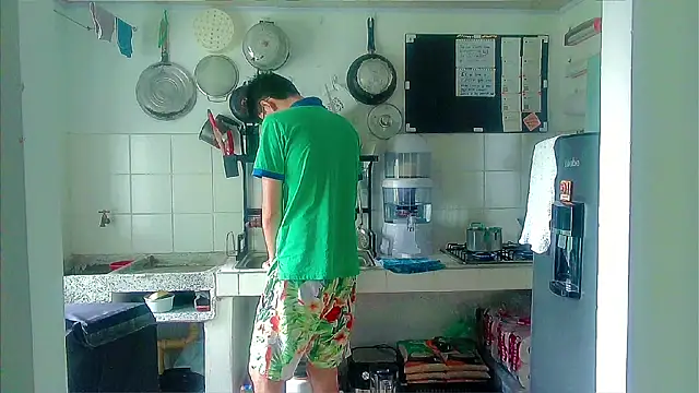 Snapshot of Andy_gray chatting on 10-24-25, 12:37 Andy gray online show from 10-24-25, 12:37