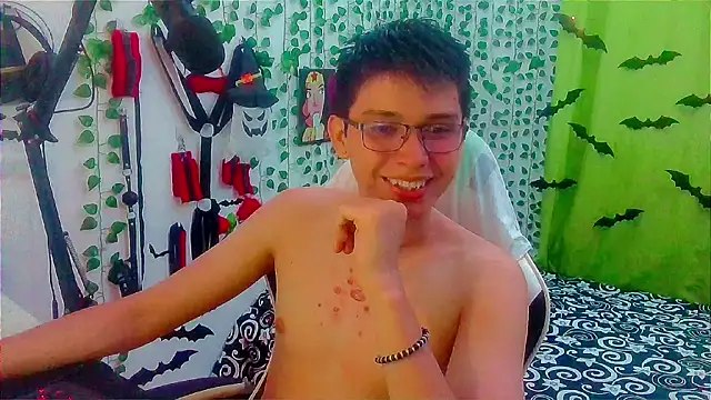 Snapshot of Andy_gray chatting on 11-07-25, 12:37 Andy gray online show from 11-07-25, 12:37