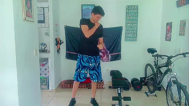 Snapshot of Andy_gray chatting on 10-31-25, 04:36 Andy gray online show from 10-31-25, 04:36