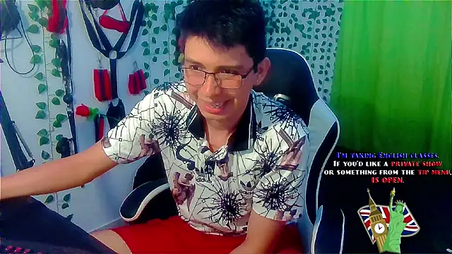 Snapshot of Andy_gray chatting on 10-23-25, 12:20 Andy gray online show from 10-23-25, 12:20