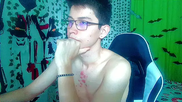 Snapshot of Andy_gray chatting on 11-01-25, 03:17 Andy gray online show from 11-01-25, 03:17