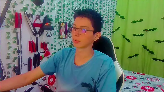 Snapshot of Andy_gray chatting on 11-09-25, 12:31 Andy gray online show from 11-09-25, 12:31