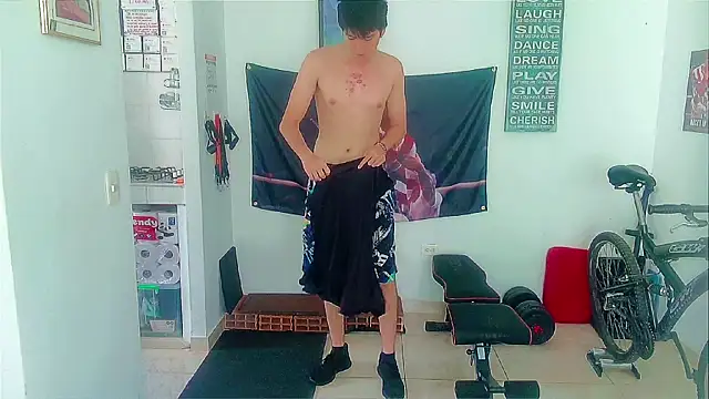 Snapshot of Andy_gray chatting on 12-17-25, 04:45 Andy gray online show from 12-17-25, 04:45