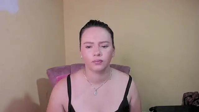 lauraguzman online show from 06-03-26, 02:56