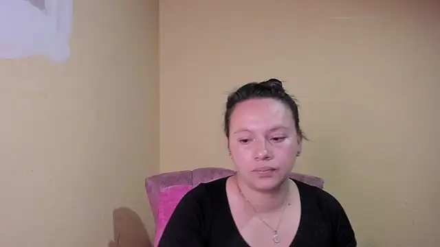 lauraguzman online show from 07-15-26, 02:40