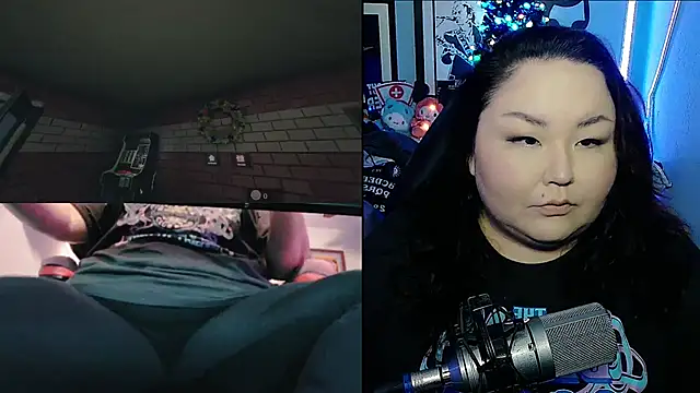 Snapshot of EmGreens chatting on 01-19-25, 03:39 EmGreens online show from 01-19-25, 03:39