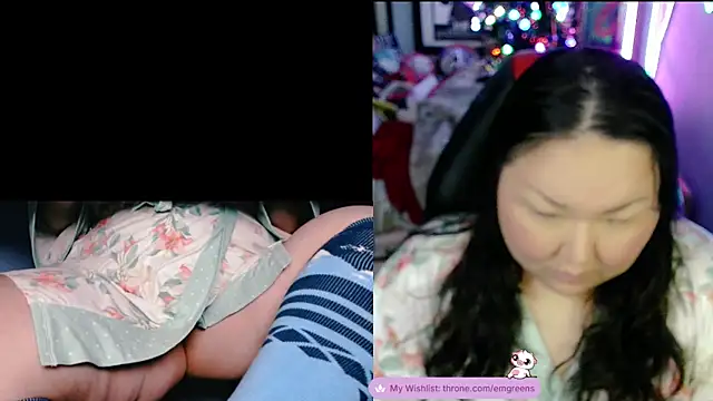 Snapshot of EmGreens chatting on 01-15-26, 04:05 EmGreens online show from 01-15-26, 04:05