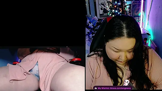 Snapshot of EmGreens chatting on 02-26-26, 04:23 EmGreens online show from 02-26-26, 04:23