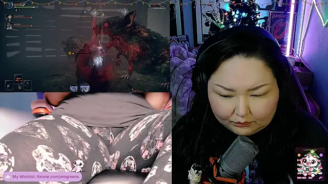 Snapshot of EmGreens chatting on 11-30-25, 04:46 EmGreens online show from 11-30-25, 04:46