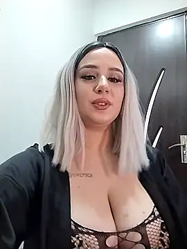 AdelinaJude online show from 02-06-26, 10:17