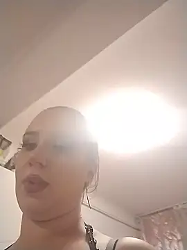 Snapshot of AdelinaJude chatting on 09-19-25, 06:56 AdelinaJude online show from 09-19-25, 06:56