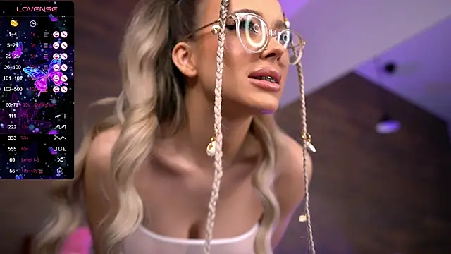 Snapshot of KylieJoyce chatting on 03-05-25, 01:10 KylieJoyce online show from 03-05-25, 01:10